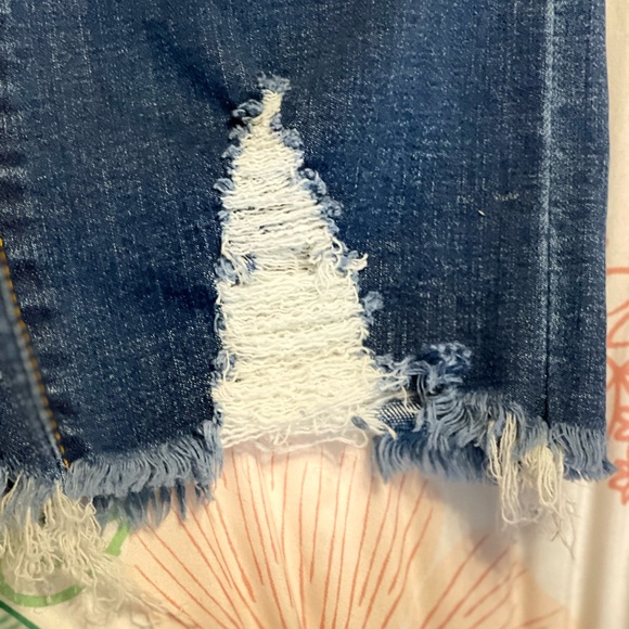 Risen Distressed Blue Jeans - Picture 6 of 7